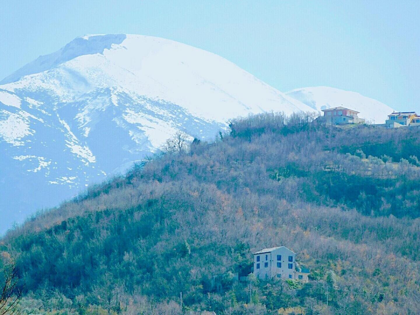 La Casa Dalle Finestre Blu Abbateggio Eksteriør billede