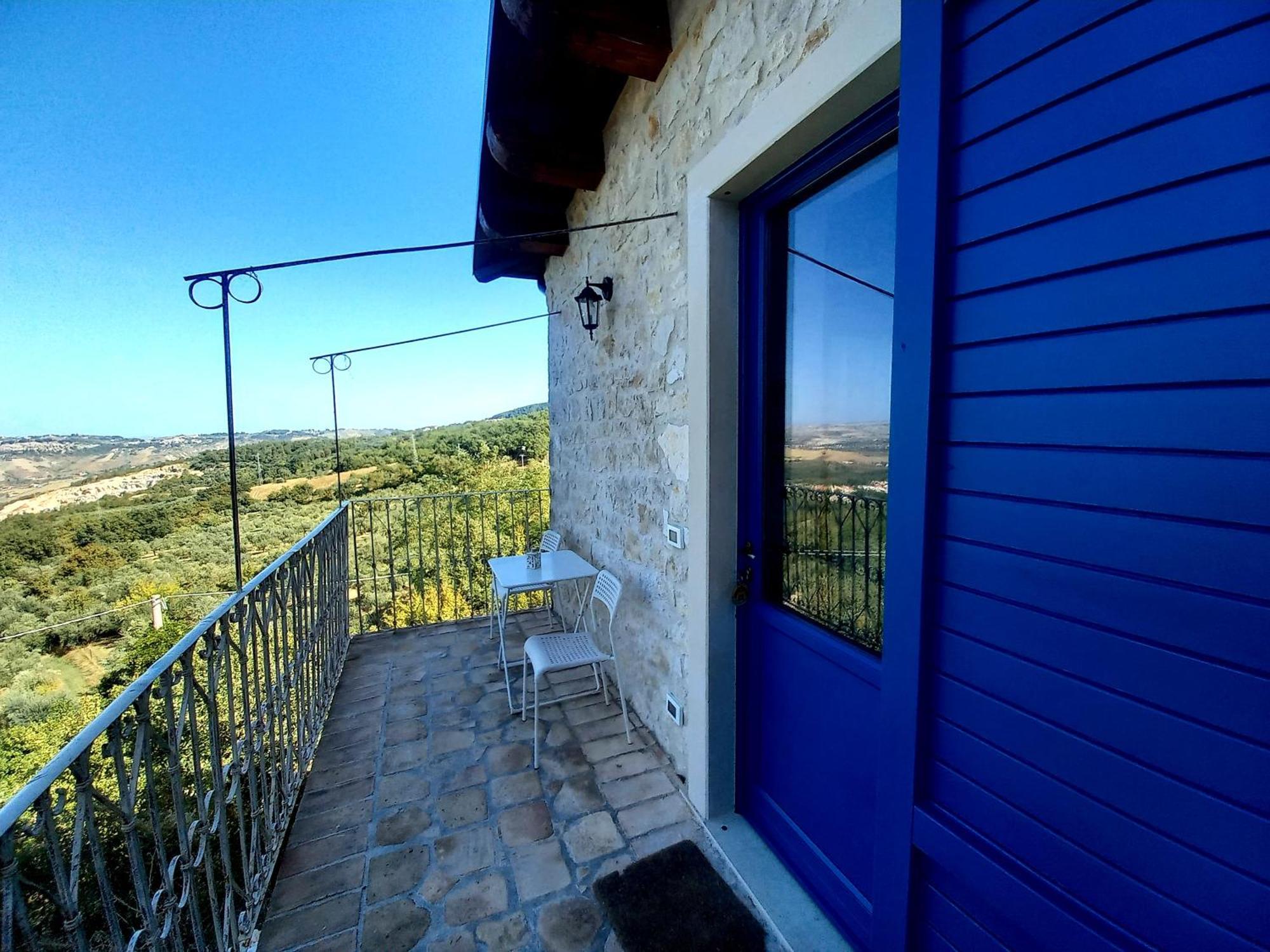 La Casa Dalle Finestre Blu Abbateggio Eksteriør billede