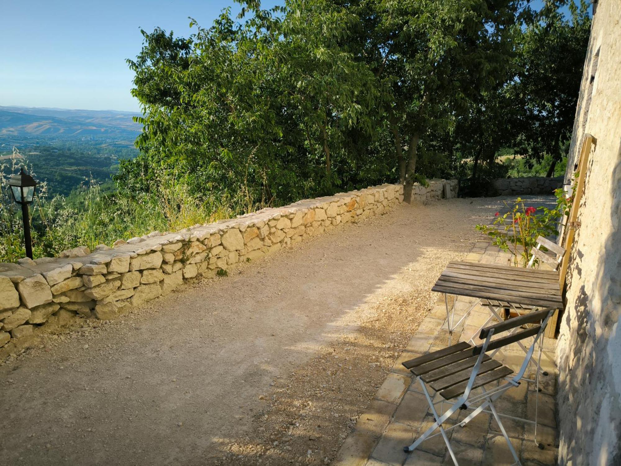 La Casa Dalle Finestre Blu Abbateggio Eksteriør billede