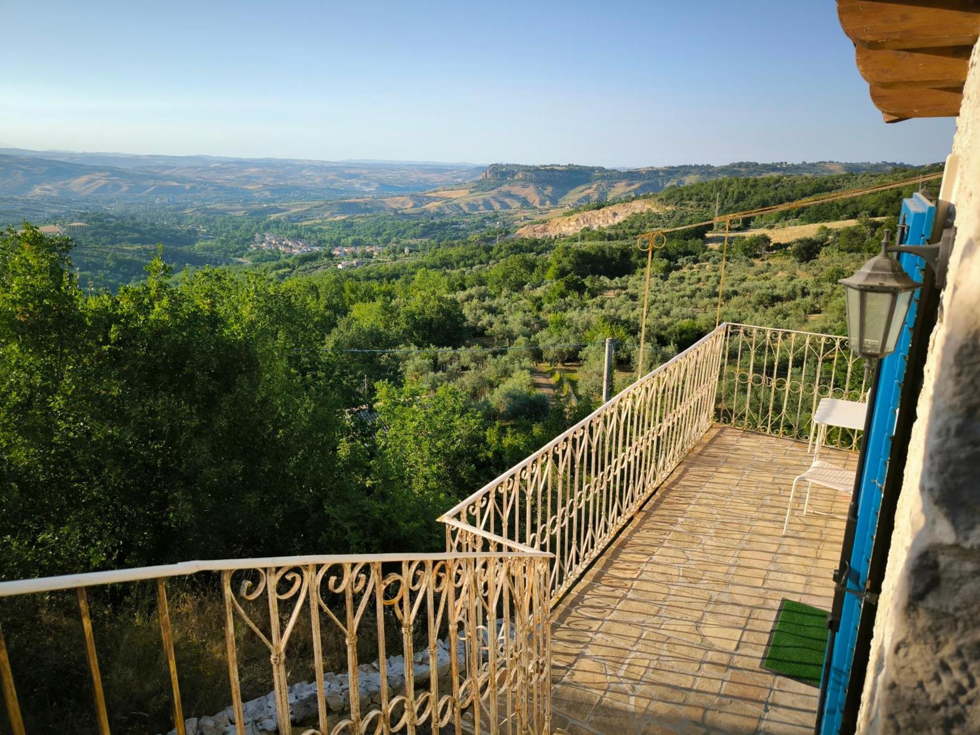 La Casa Dalle Finestre Blu Abbateggio Eksteriør billede